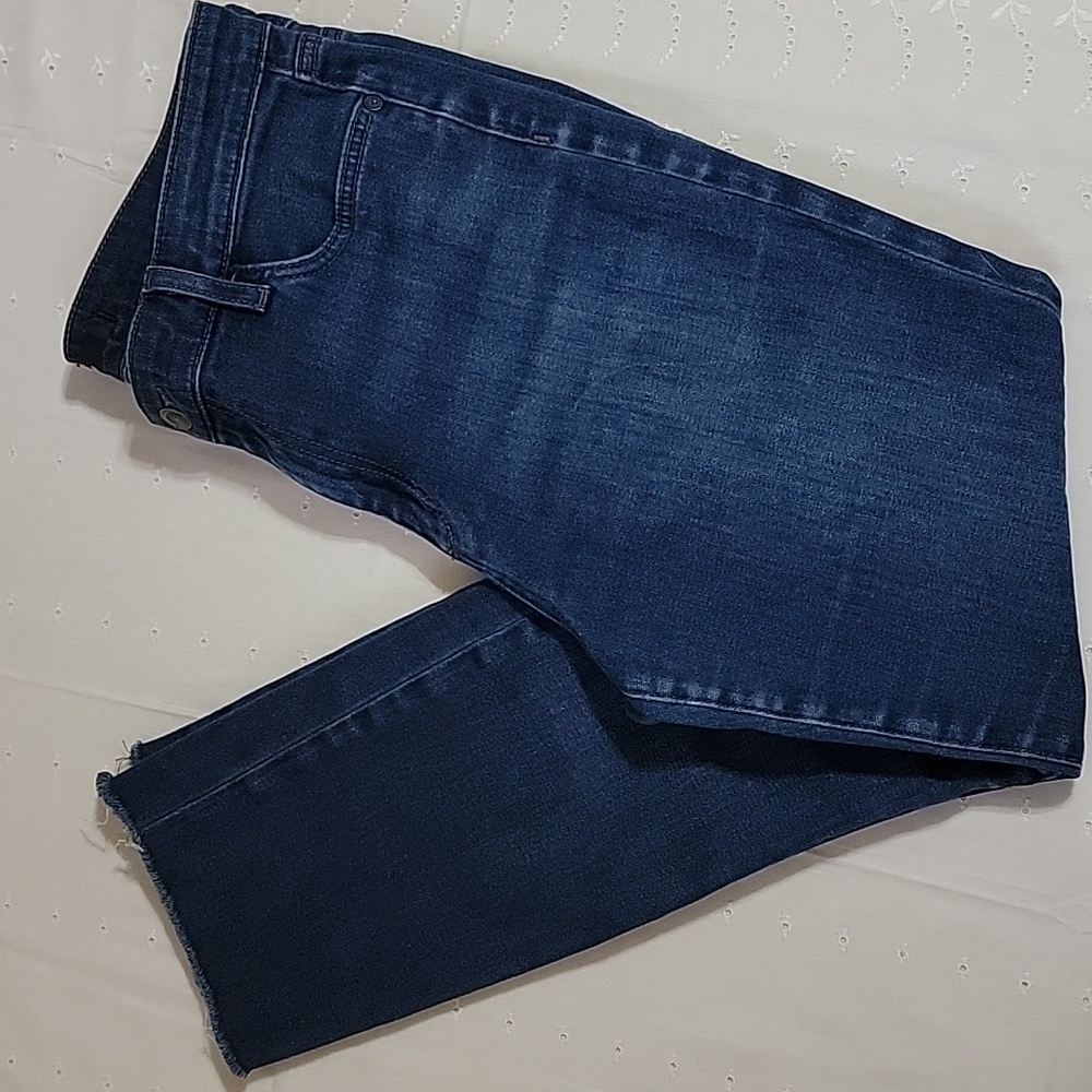 Women's Joe's Jeans Classic Jeans with Frayed Hem,‎ Blue, Size 32, Pre-Owned